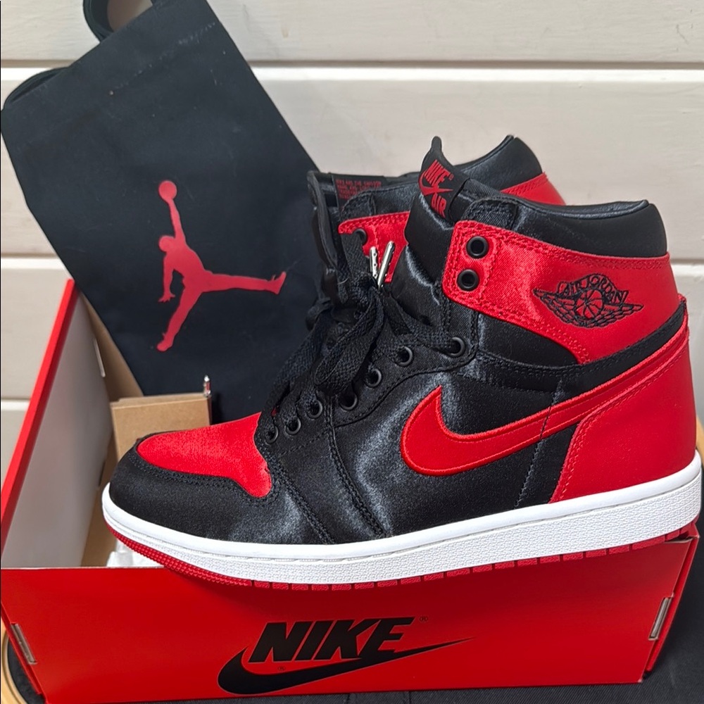 Air Jordan 1 High OG “Satin Bred” M6/W/US8